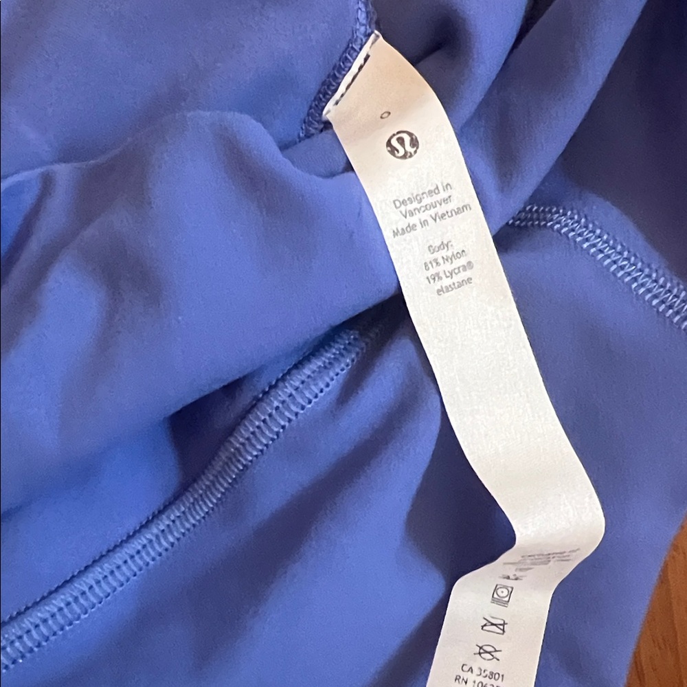 Lululemon Periwinkle Flared Bootcut Athletic Legg… - image 3